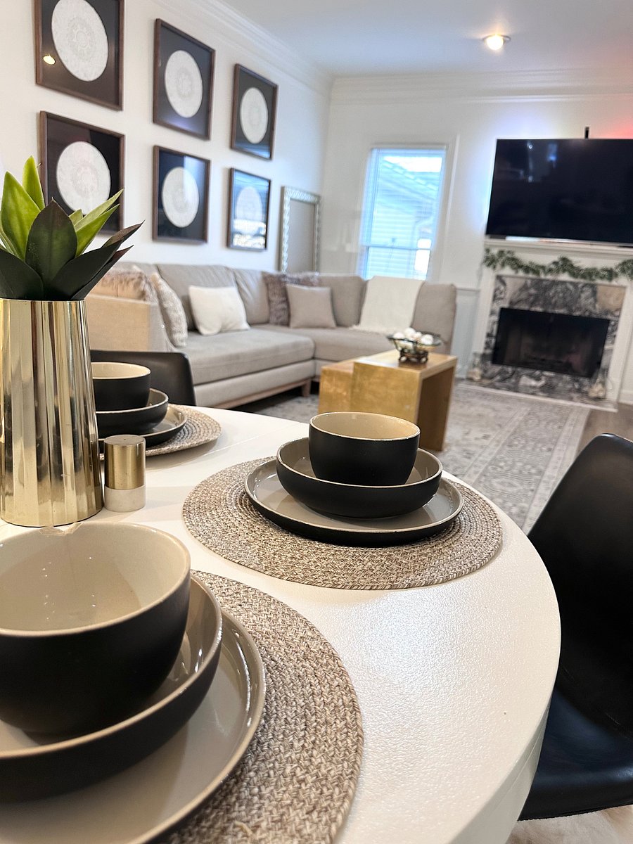 Living area at Franklin Residence